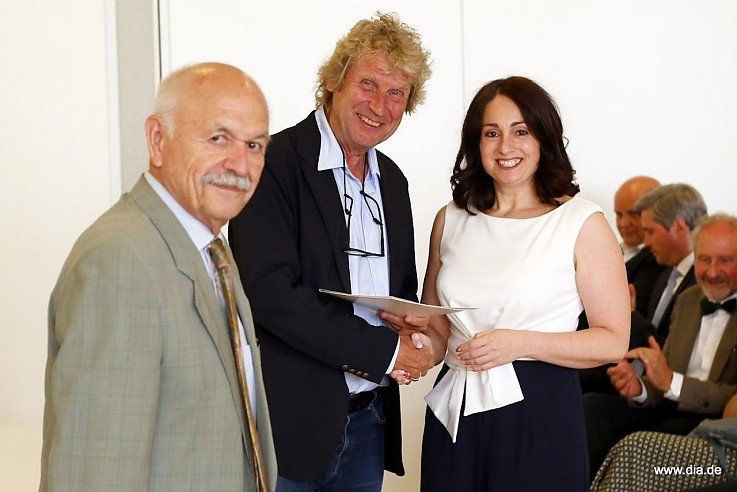 Diplom-Sachverst�ndige (DIA) f�r die Bewertung von bebauten und unbebauten Grundst�cken, f�r Mieten und Pachten