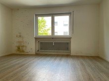 WohnungNr.2 Aufgeteiltes, gepflegtes Dreifamilienhaus zu verkaufen