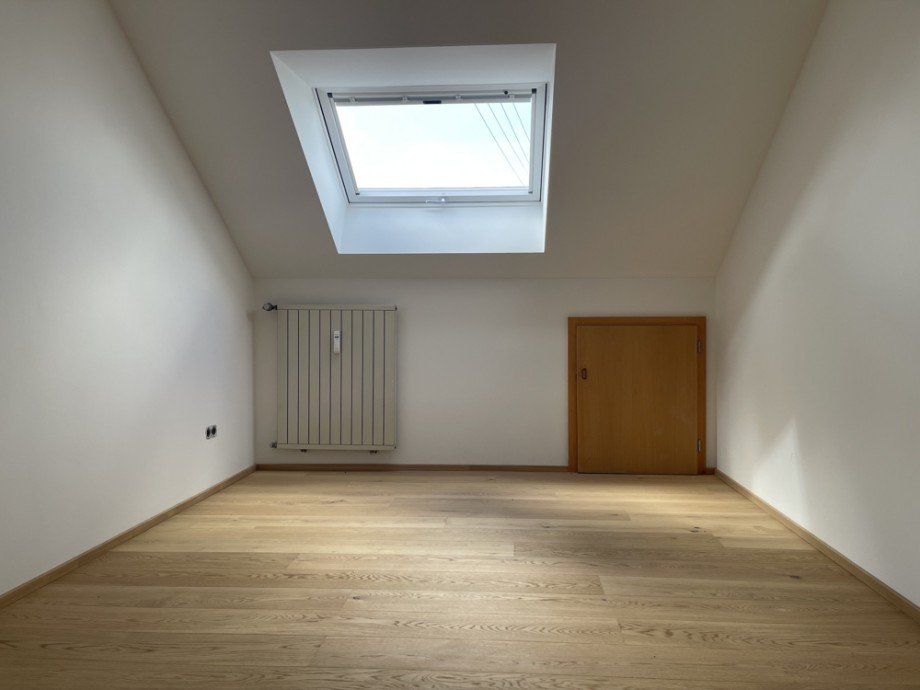 Schlafzimmer DGrechts Mehrfamilienhaus Stettenhofen