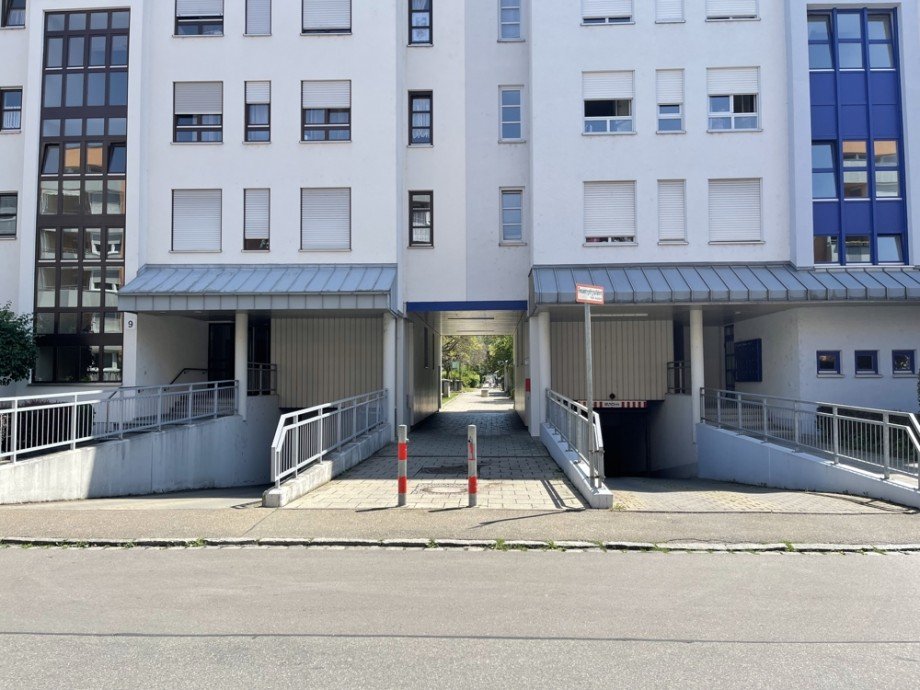 Tiefgarageneinfahrt Etagenwohnung Augsburg