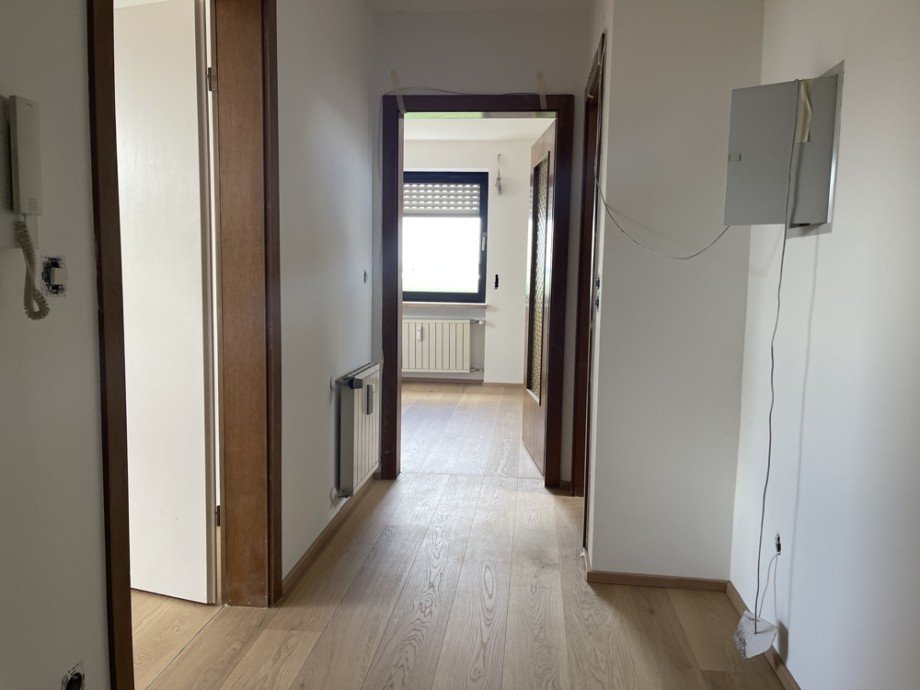 Flur DGrechts Mehrfamilienhaus Stettenhofen